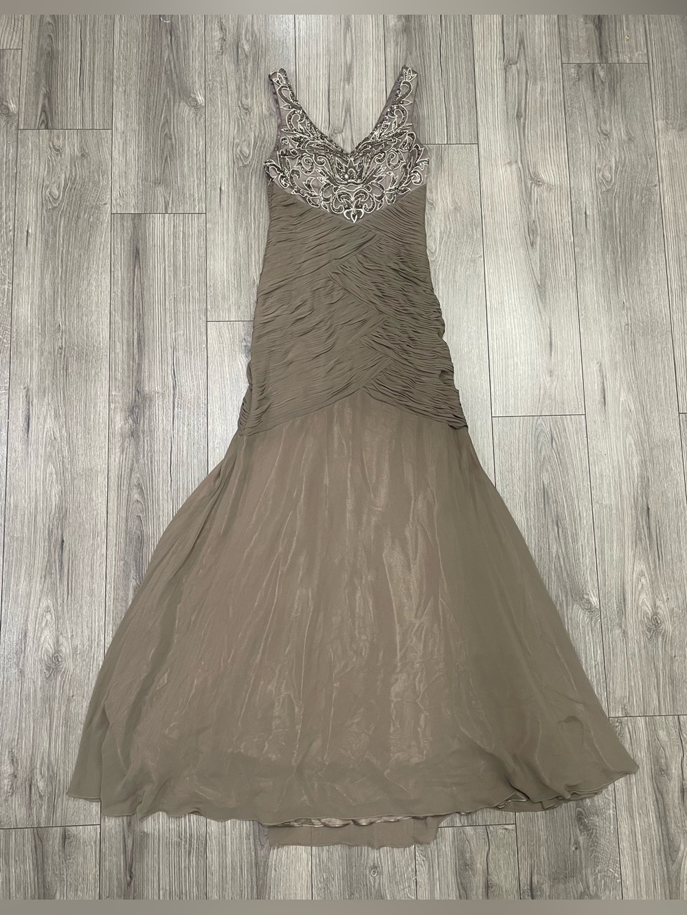 Vintage Y2K Sue Wong Silk Beaded V-Neck Evening Dress Size 4